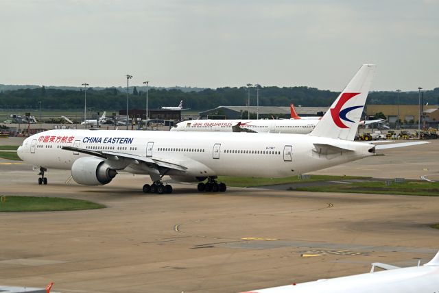 BOEING 777-300 (B-7367)