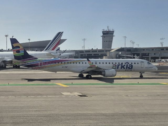 EMBRAER 195 (4X-EMF)