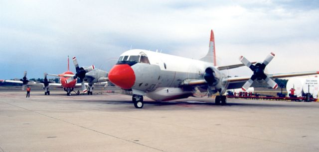 N921AU — - Tanker 21 (Before new Paint)  loaded with Retardant Returning to Fire and T-22 Still   loading