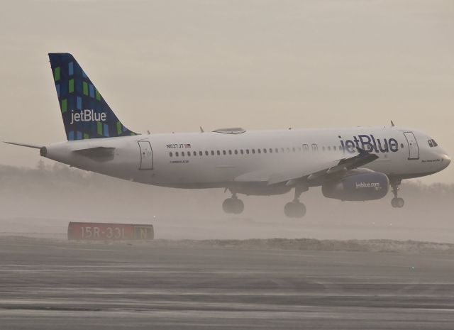 Airbus A320 (N537JT) - 15R low vis landing 01/12/18