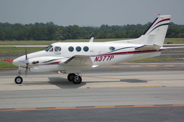 Beechcraft King Air 90 (N377P)