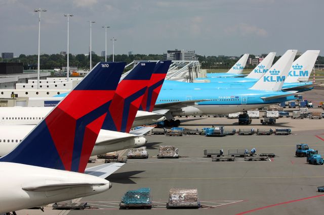 — — - Amsterdam ramp view