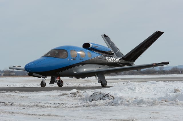 Cirrus Vision SF50 (N923HC)