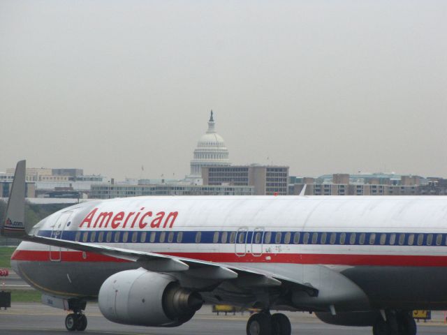Boeing 737-800 —