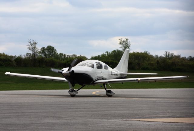 N2510Y — - This Cessna 400 taxies to its hanger after arrival on runway 29