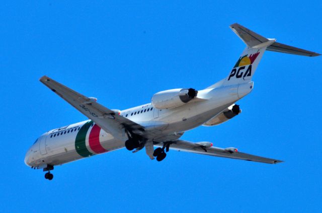 Fokker 100 (CS-TPC) - Very old, but still going...