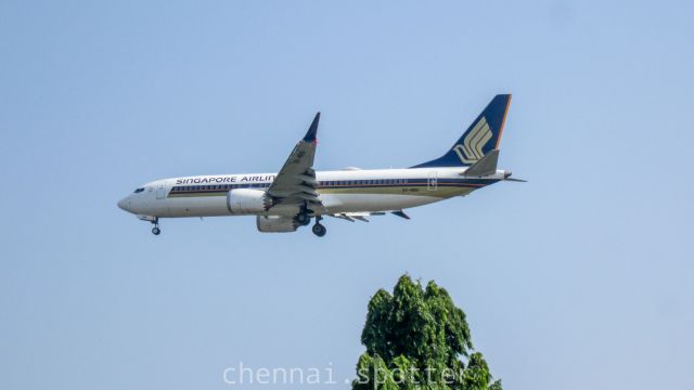 Boeing 737-700 (9V-MBN)