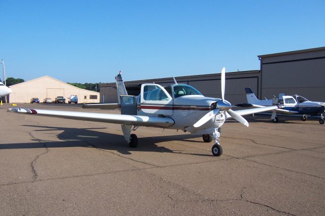 Beechcraft Bonanza (36) —