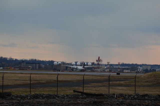 de Havilland Dash 8-400 (N323NG)