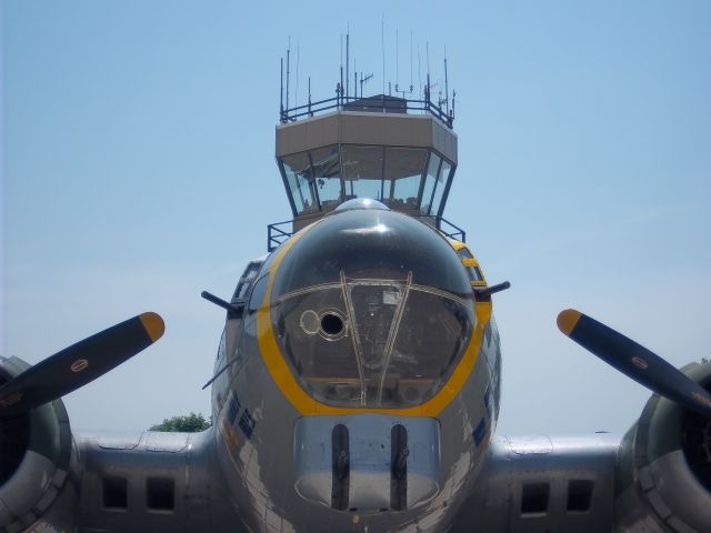 Boeing B-17 Flying Fortress (N390TH)