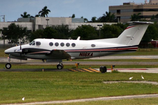 Beechcraft Super King Air 200 (N116KA) - Lining up to depart rwy 9 on 3-Nov-17 heading for KILM.