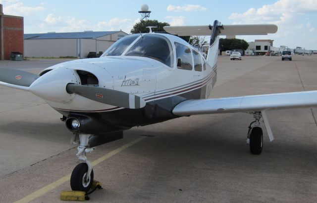 Piper Cherokee (N777FG) - At KSJT for the night.