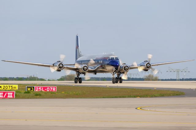 Douglas DC-6 (OE-LDM)