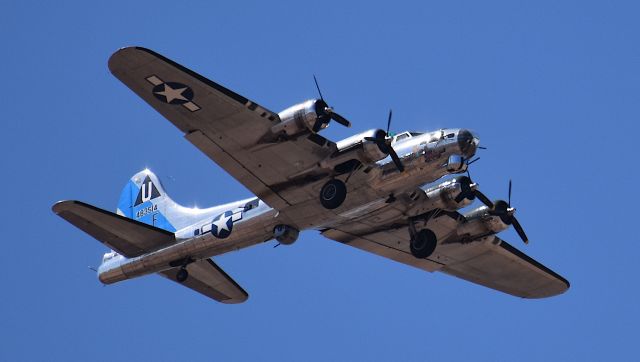 Boeing B-17 Flying Fortress (N9323Z) - Boeing B-17 Flying Fortress (N9323Z)