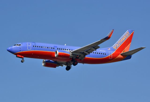 BOEING 737-300 (N631SW)