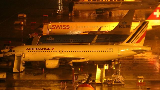 Airbus A320 (F-HEPB)