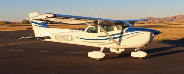 Cessna Skyhawk (N316CA)