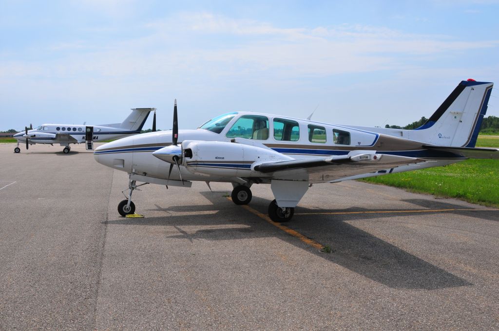 Beechcraft Baron (58) (N72521)