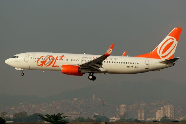 Boeing 737-700 (PR-GUN)