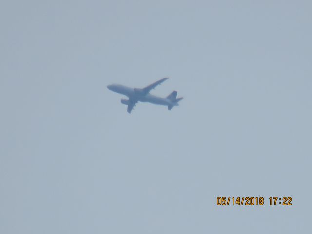 Airbus A320 (N410UA)