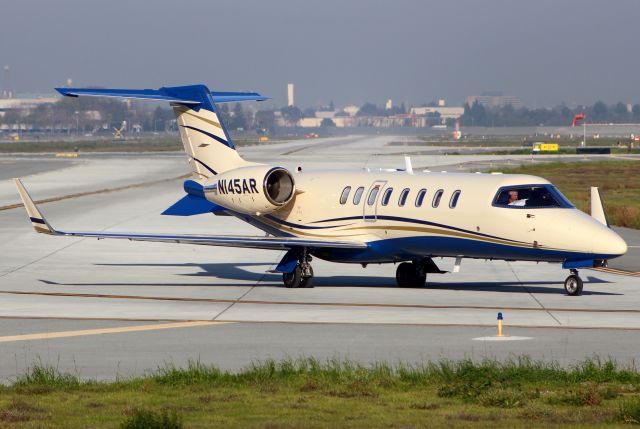 Learjet 45 (N145AR)