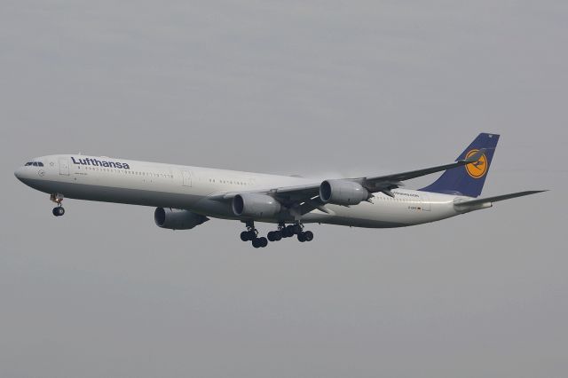 Airbus A340-600 (D-AIHY)