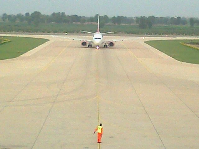 Boeing 737-800 (SU-WNF)