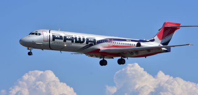 McDonnell Douglas MD-83 (H1978)