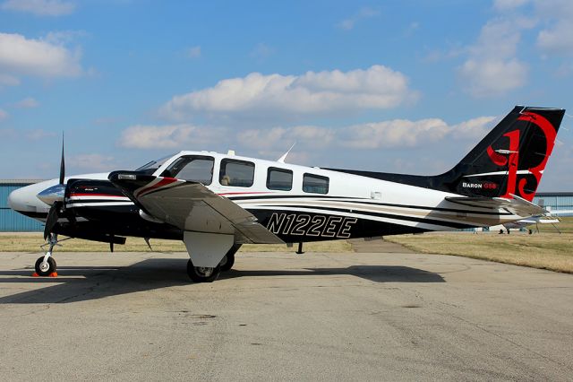 Beechcraft Baron (58) (N122EE)