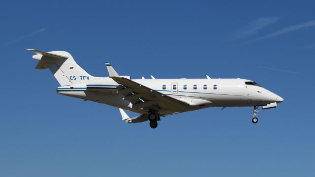 Bombardier Challenger 300 (CS-TFV)