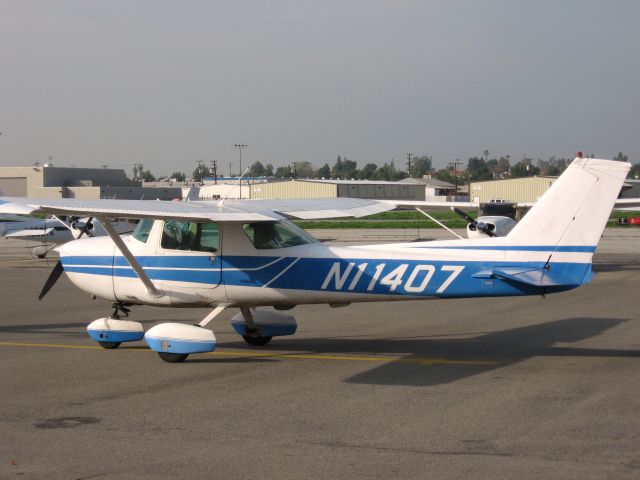 Cessna Commuter (N11407) - Parked at Fullerton