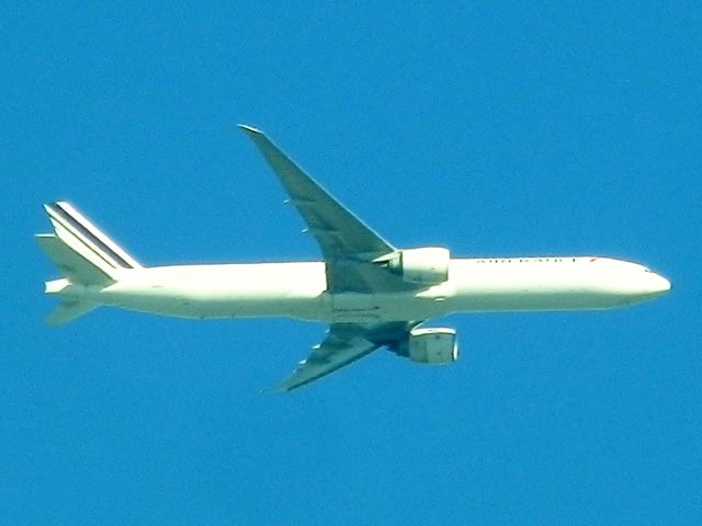 BOEING 777-300ER (F-GSQD)