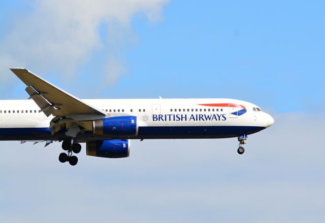 BOEING 767-300 (G-BZHB) - For More Pictures follow zuerichspotting on Instagram!