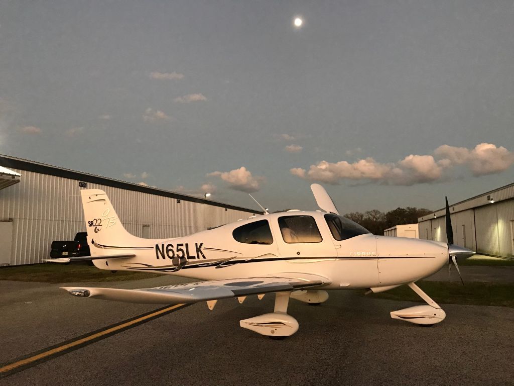 Cirrus SR-22 (N65LK)