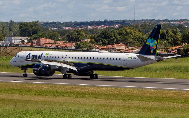 EMBRAER ERJ-190-400 (PS-AEB)