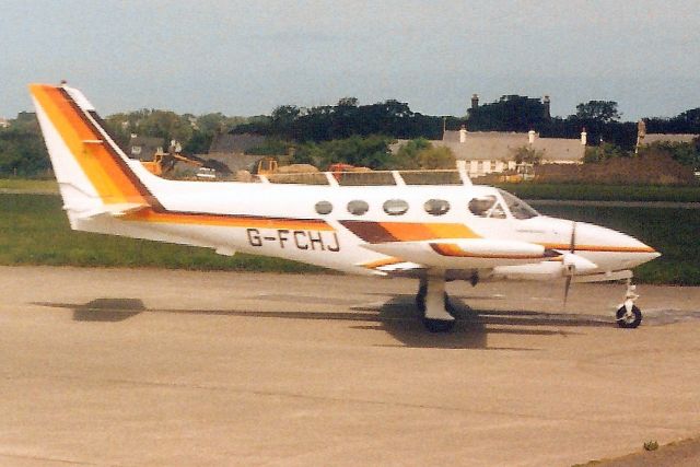 Cessna 340 (G-FCHJ) - Seen here on 10-Jun-94.br /br /Reregistered G-OPLB 11-Jul-95,br /then N85LB 20-Jun-05.