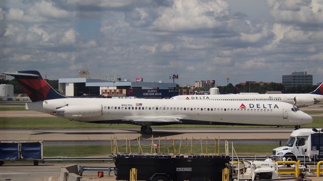 McDonnell Douglas MD-88 (N967DL)