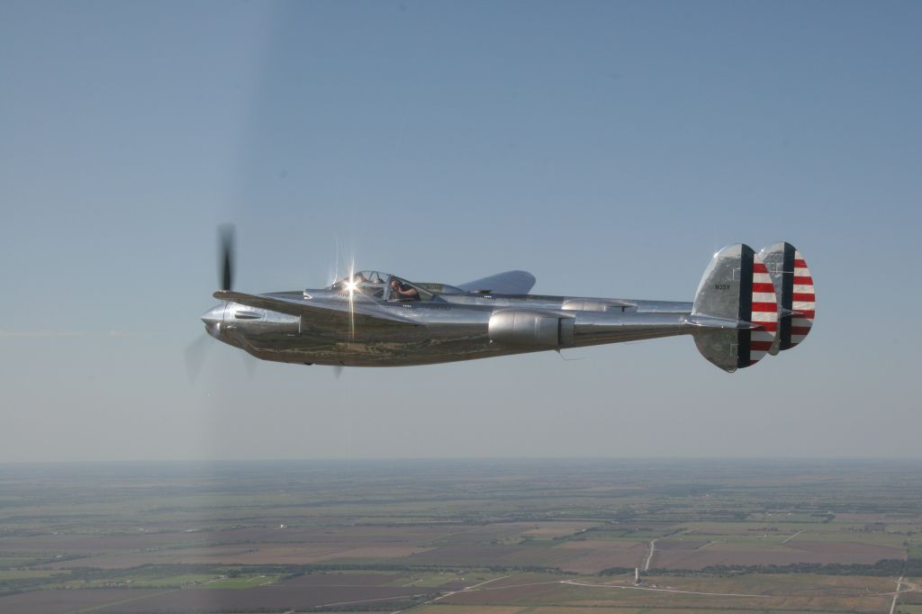 Lockheed P-38 Lightning — - RED BULL