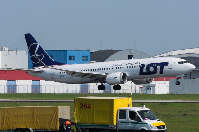 Boeing 737 MAX 8 (SP-LVF) - WAW/EPWA SPOTTING