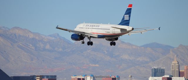 Airbus A319 (N833AW)