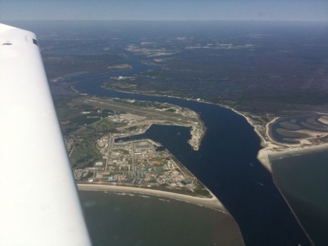 Diamond Star (N867DS) - Heading up to Jekyll Island for the weekend.  Just NortEast of KJAX (Georgia boarder)