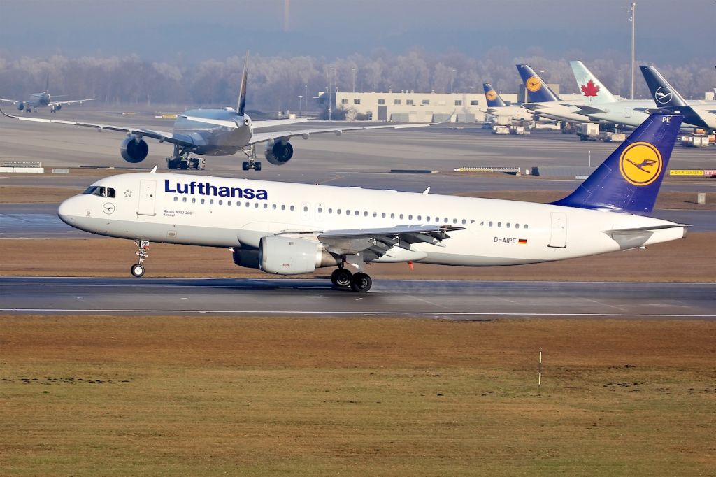 Airbus A320 (D-AIPE)