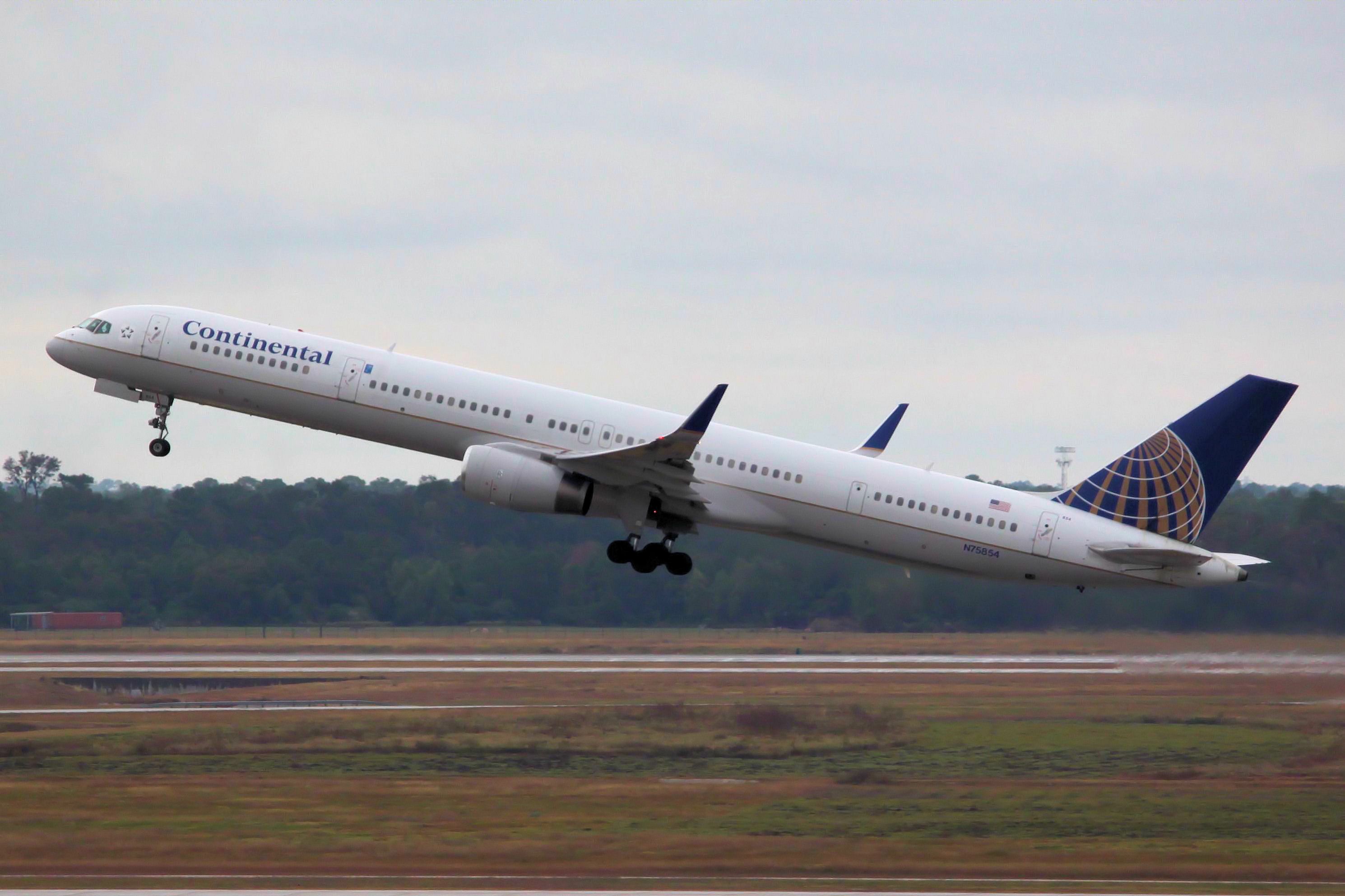 BOEING 757-300 (N75854)