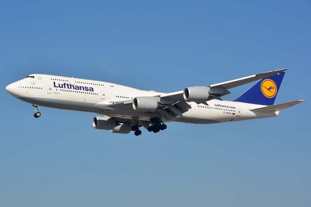 BOEING 747-8 (D-ABYK) - Lufthansa Boeing 747-830 D-ABYK first flew on July 26, 2013. Its construction number is 37835. It was delivered to Lufthansa on August 13, 2013. 