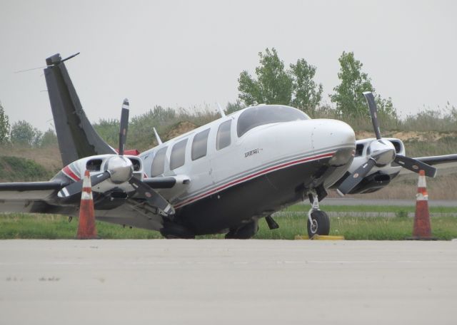 Piper Aerostar (N6902L) - Gear collapsed after landing on rwy 26. Only the pilot was onboard and he walk away.