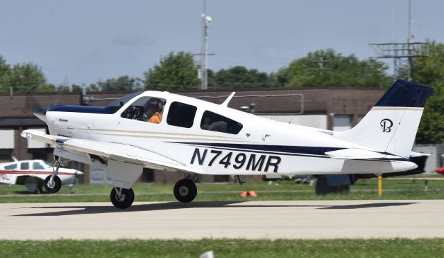 Beechcraft Bonanza (33) (N749MR) - Airventure 2017