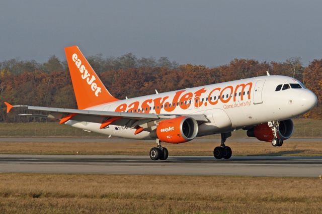 Airbus A319 (G-EZBP)