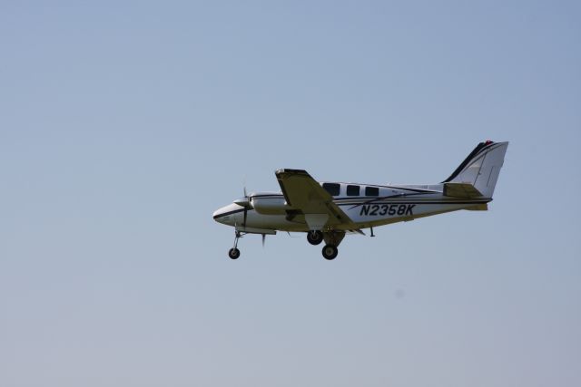 Beechcraft Baron (58) (N2358K) - ARRIVAL OSHKOSH