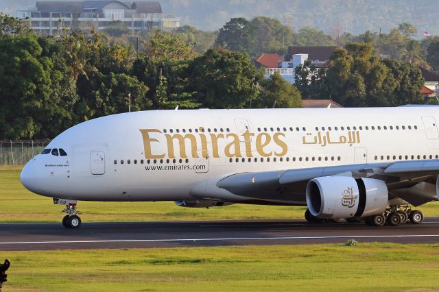 Airbus A380-800 (A6-EUQ)