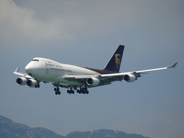 Boeing 747-400 (N572UP)